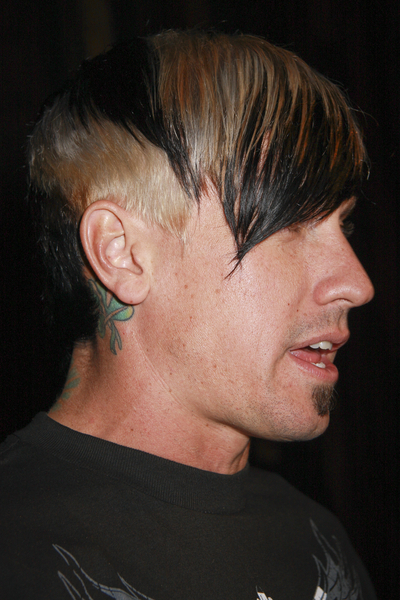 carey hart twitter. Carey Hart side view hairstyle